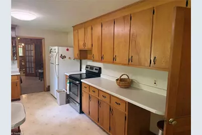 815 Nc Highway 65 #F-1, Reidsville, NC 27320 - Photo 7