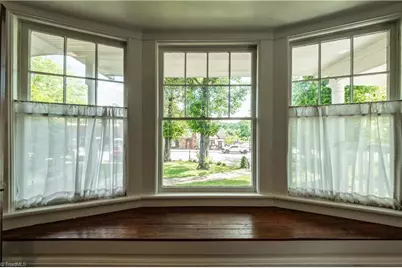 226 W Main Street, Elkin, NC 28621 - Photo 5