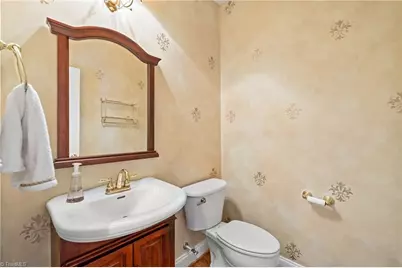 3940 Newport Court, High Point, NC 27265 - Photo 17