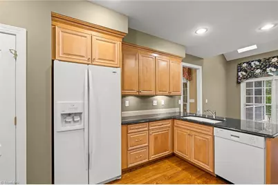 3940 Newport Court, High Point, NC 27265 - Photo 9