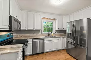 5701 Buddingwood Dr, Greensboro, NC 27409 - Photo 5