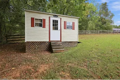 2466 Vincent Road, Winston-Salem, NC 27106 - Photo 37