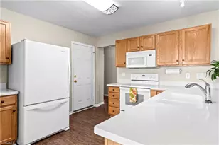 118 Parkview Ln, Bermuda Run, NC 27006 - Photo 5