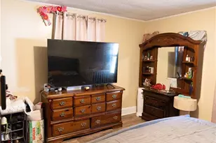 907 Roosevelt St, Winston-Salem, NC 27105 - Photo 3