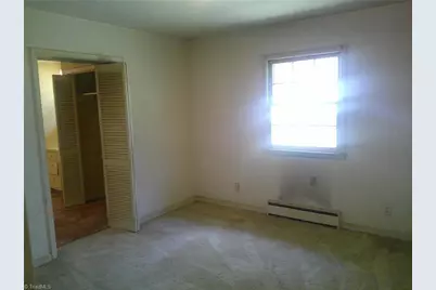 320 E Vandalia Road, Greensboro, NC 27406 - Photo 7