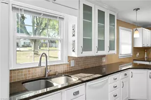 590 N Peace Haven Rd, Winston-Salem, NC 27104 - Photo 9