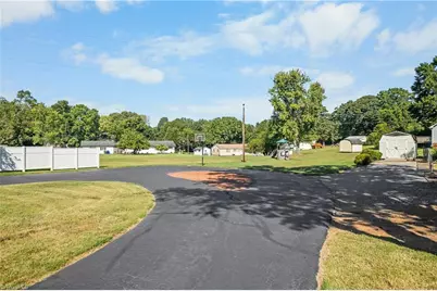 590 N Peace Haven Road, Winston-Salem, NC 27104 - Photo 31