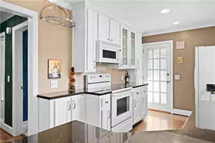 590 N Peace Haven Rd, Winston-Salem, NC 27104 - Photo 7