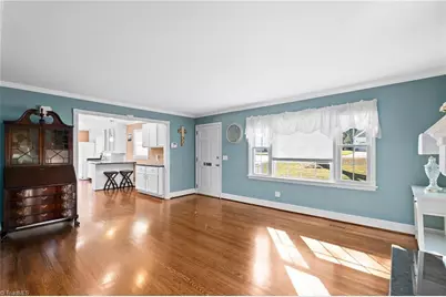 590 N Peace Haven Road, Winston-Salem, NC 27104 - Photo 5