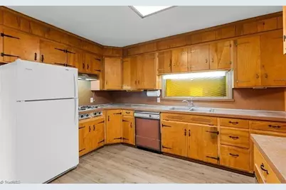 2216 W Cone Boulevard, Greensboro, NC 27408 - Photo 7
