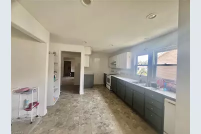 608 Unity Street, Thomasville, NC 27360 - Photo 5