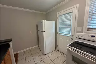 1828 Villa Dr, Greensboro, NC 27403 - Photo 9
