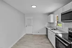 1804 Woodmere Dr, Greensboro, NC 27405 - Photo 11