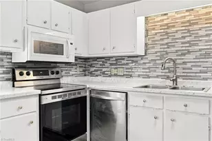 1627 N Hamilton St, High Point, NC 27272 - Photo 3