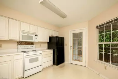 2680 Ingleside Drive #2B, High Point, NC 27265 - Photo 5