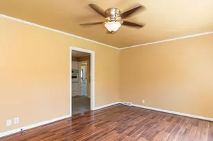 1901 Lynnwood Dr, Burlington, NC 27215 - Photo 9