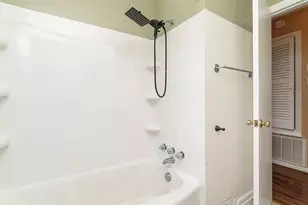 1901 Lynnwood Dr, Burlington, NC 27215 - Photo 25