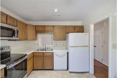 2210 New Garden Road #3620, Greensboro, NC 27410 - Photo 9