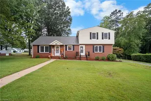 218 Center St, Kernersville, NC 27284 - Photo 1