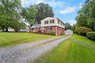 218 Center St, Kernersville, NC 27284 - Photo 1