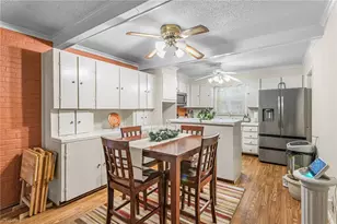 2401 Bywood Rd, Greensboro, NC 27405 - Photo 9