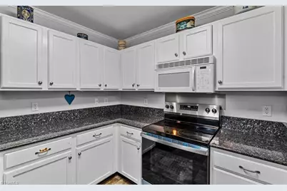 3716 Cotswold Avenue #B, Greensboro, NC 27410 - Photo 17