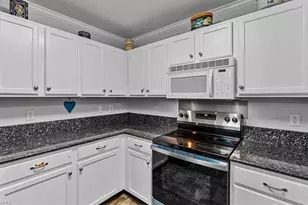 3716 Cotswold Ave, Greensboro, NC 27410 - Photo 17
