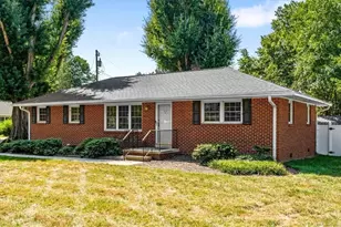 212 W Gilbreath St, Graham, NC 27253 - Photo 3