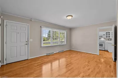 212 W Gilbreath Street, Graham, NC 27253 - Photo 5