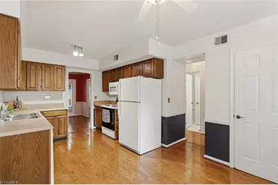 3936 New Garden Park, Greensboro, NC 27410 - Photo 7