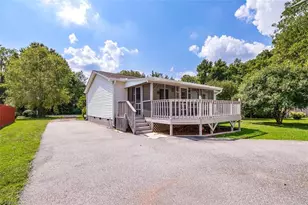 1110 Barham Rd, Greensboro, NC 27455 - Photo 39