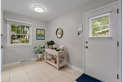 2708 Asbury Terrace, Greensboro, NC 27408 - Photo 9