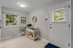 2708 Asbury Terrace, Greensboro, NC 27408 - Photo 9