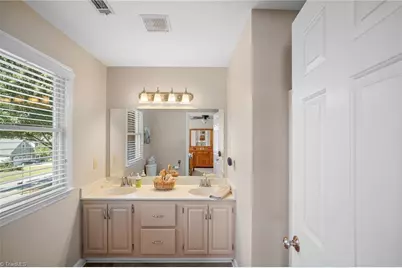 3804 Oak Forest Drive, High Point, NC 27265 - Photo 29