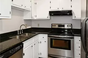4610 Lawndale Dr, Greensboro, NC 27455 - Photo 9