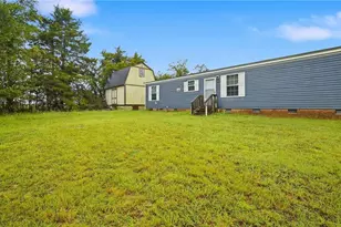 692 Topnot Rd, Yanceyville, NC 27379 - Photo 5