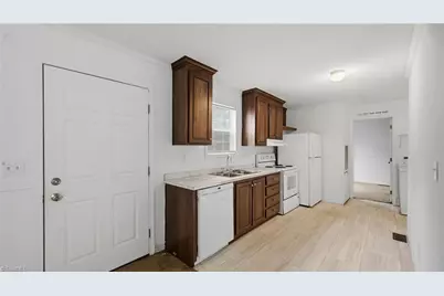 692 Topnot Road, Yanceyville, NC 27379 - Photo 9
