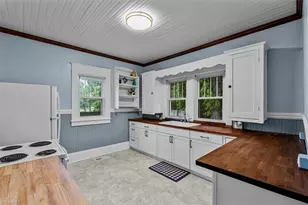 5225 Salem Rd, Walkertown, NC 27501 - Photo 9
