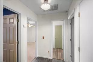 609 Forest Brook Dr, Greensboro, NC 27406 - Photo 9