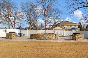 105 Dahl St, Madison, NC 27025 - Photo 25