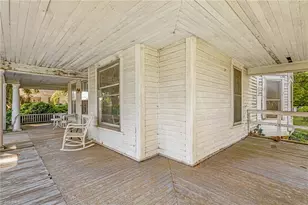 227 Asheboro St, Liberty, NC 27298 - Photo 5