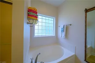 1312 Whitworth Ct, Kernersville, NC 27284 - Photo 25