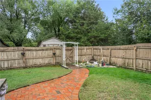 1609 Regency Dr, Burlington, NC 27215 - Photo 7