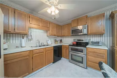652 Lantern Ridge Drive, Winston-Salem, NC 27104 - Photo 3