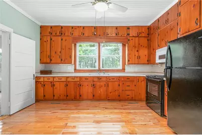 429 Asheboro Street, Liberty, NC 27298 - Photo 17