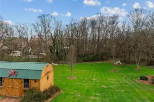 911 Banner St, Mount Airy, NC 27030 - Photo 21