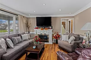 911 Banner St, Mount Airy, NC 27030 - Photo 5