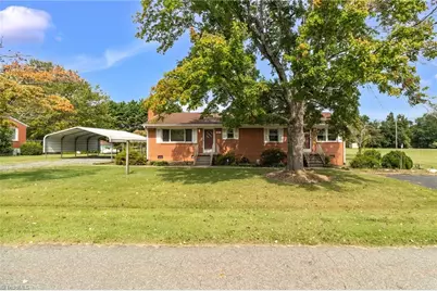 553 E Ridge Avenue, Liberty, NC 27298 - Photo 3