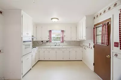 553 E Ridge Avenue, Liberty, NC 27298 - Photo 13