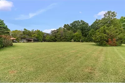 553 E Ridge Avenue, Liberty, NC 27298 - Photo 33